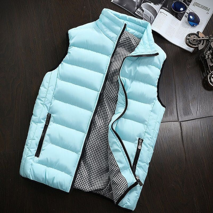 Moderno gilet uomo trapuntato, impermeabile e leggero per un look casual invernale e antivento.