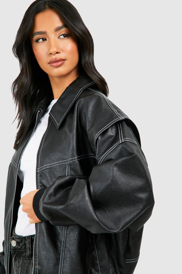 Giacca bomber donna stile urbano, oversize con cuciture a contrasto, versatile per look casual P/A.