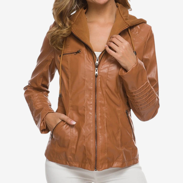 Moderna giacca sagomata da donna con cappuccio regolabile e chiusura a zip, ideale per outfit versatili.