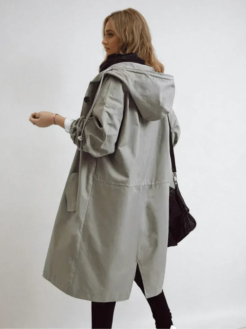 Soprabito donna antipioggia con cappuccio, protezione affidabile da vento e pioggia. Ideale outwear invernale.