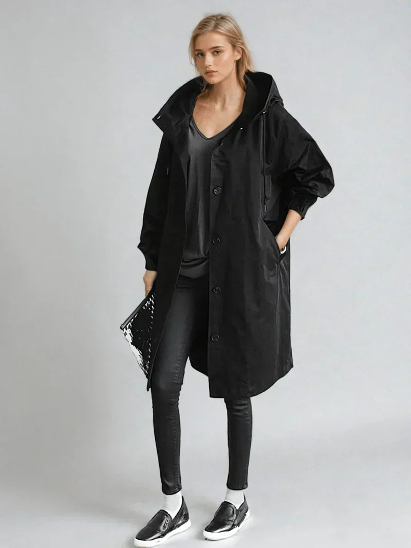 Giacca donna antipioggia oversize, versatile per look casual o elegante. Essenziale per pioggia e vento.