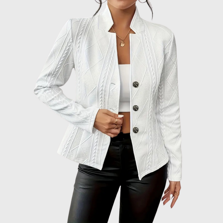 Giacca donna sagomata elegante, perfetta per outfit ufficio o casual chic. Moda femminile versatile.