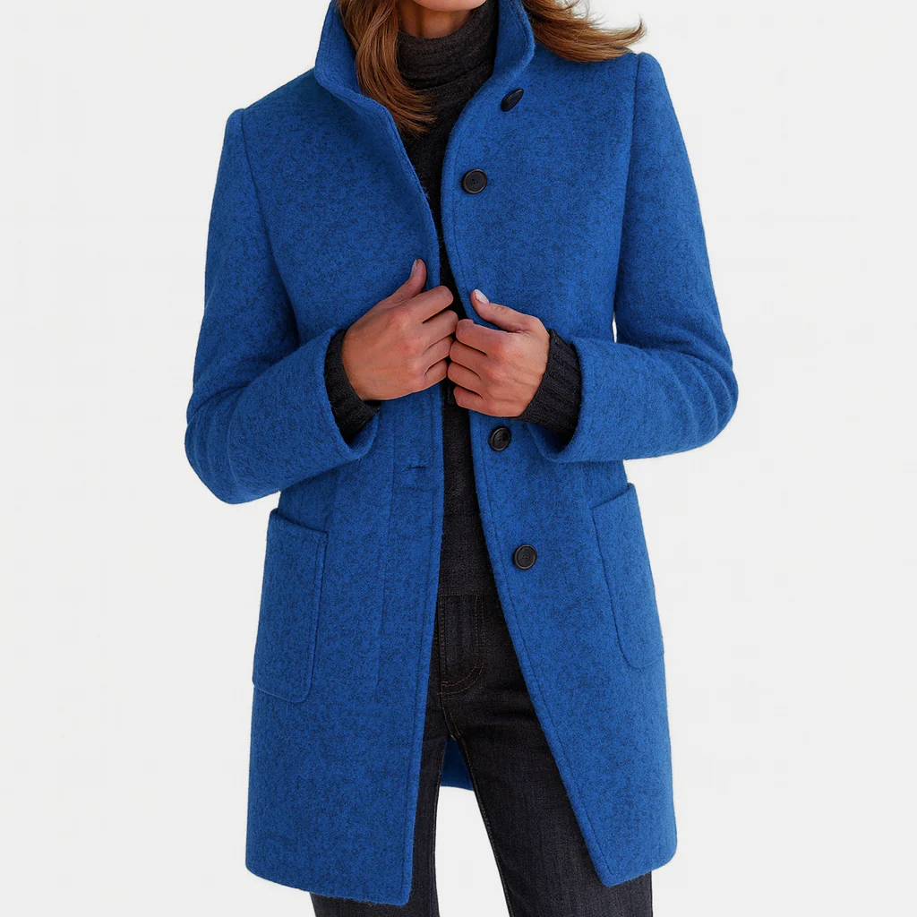 Giacca femminile con collo alto per comfort quotidiano e stile classico.