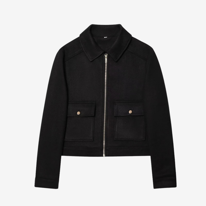 Giacca corta donna con zip e colletto. Capospalla casual-chic, ideale per completare il tuo look autunnale.