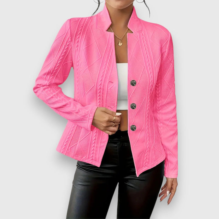 Giacca donna per ogni occasione, con bottoni discreti e finitura a trecce, versatile e di tendenza.