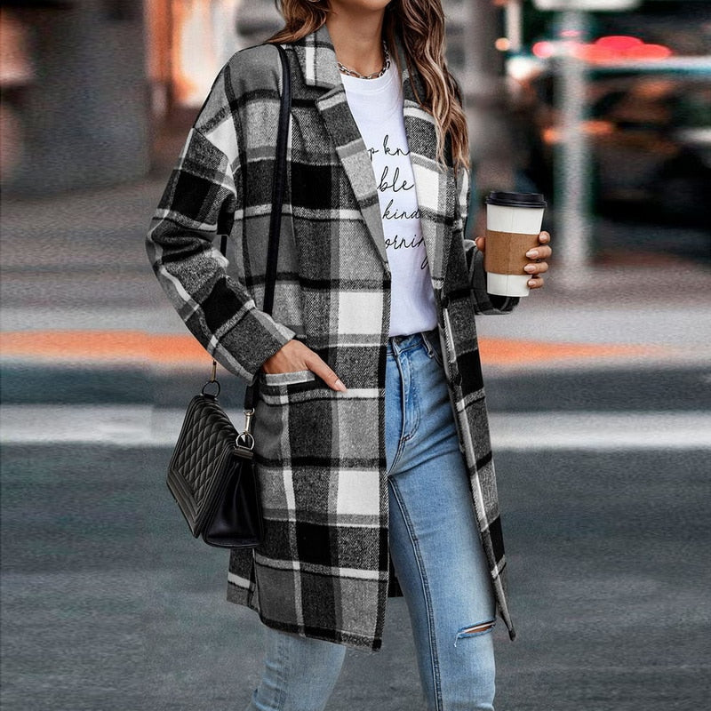 Giacca donna a quadri per autunno/inverno, stile casual chic e raffinato.