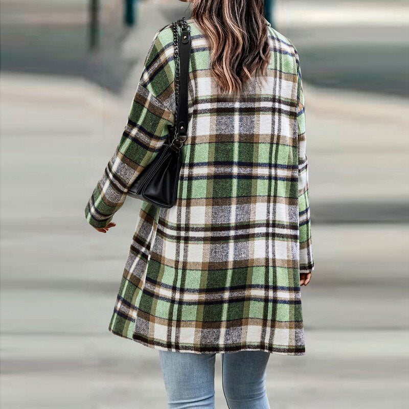 Giacca donna a quadri, outerwear elegante e confortevole per le giornate fredde.