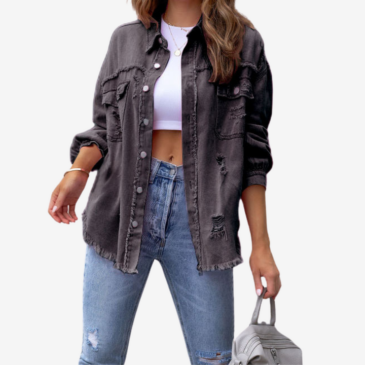 Giacca donna oversize sfrangiata casual, ideale per un look urbano e vestibilità comoda, perfetta per ogni giorno.
