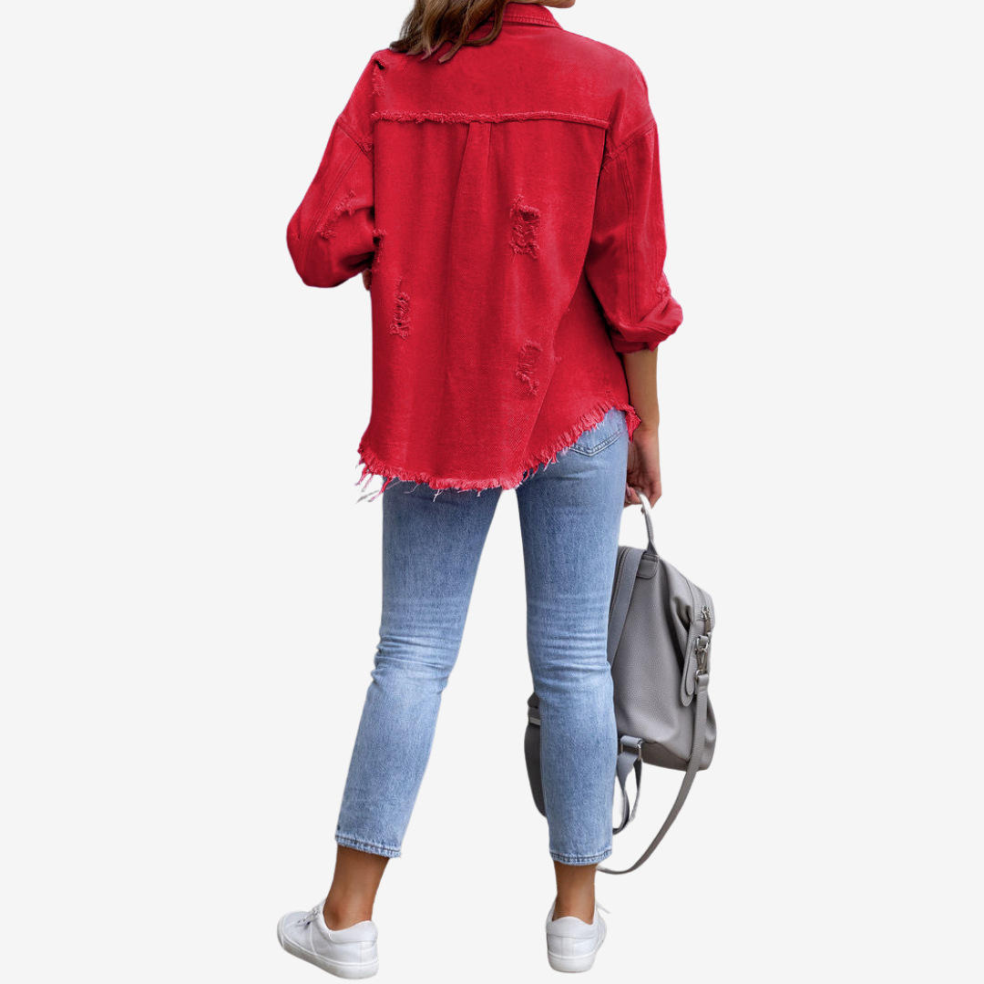 Giacca donna casual oversize, con vestibilità comoda e dettagli sfrangiati, per un look rilassato ma chic.