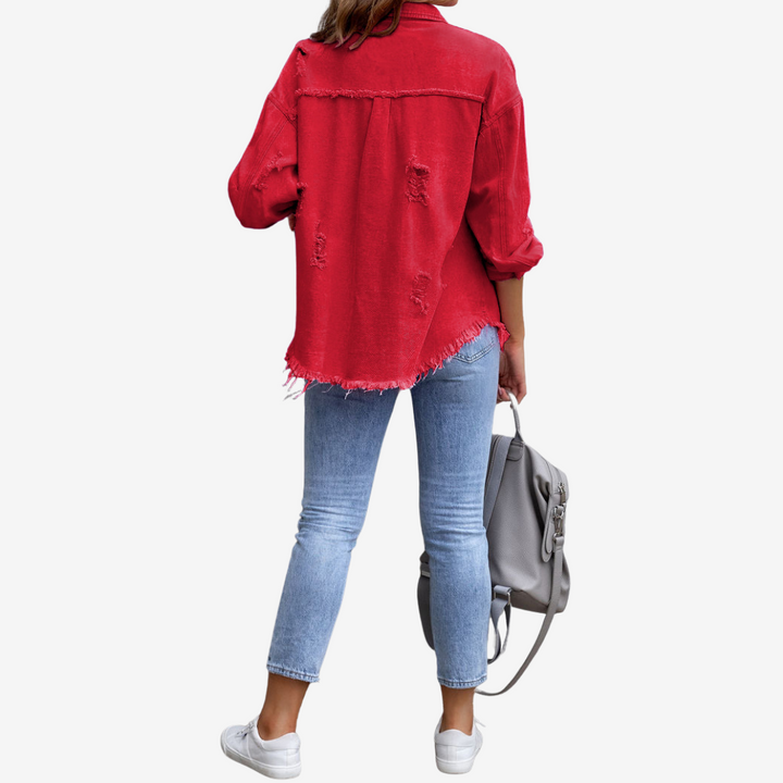 Giacca donna casual oversize, con vestibilità comoda e dettagli sfrangiati, per un look rilassato ma chic.