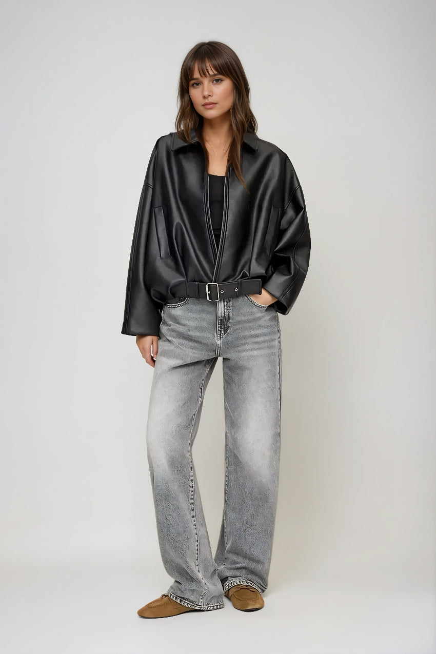 Capo spalla donna aviatore con cintura, look retrò, trendy e casual per primavera/autunno.