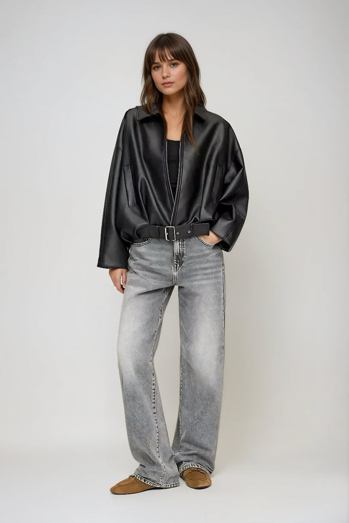 Capo spalla donna aviatore con cintura, look retrò, trendy e casual per primavera/autunno.