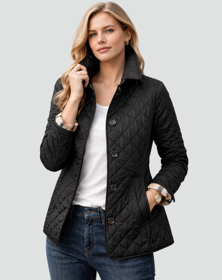 Giacca trapuntata da donna elegante AW, colletto a camicia e bottoni. Perfetta capospalla moda femminile.