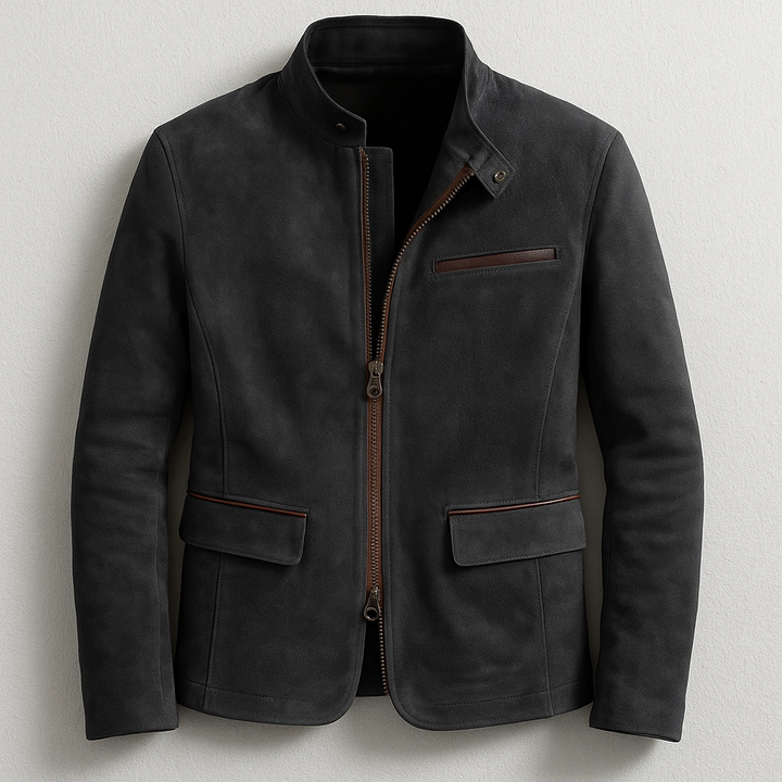 Giacca uomo nera casual con collo alto e chiusura zip. Perfetta per abbigliamento maschile elegante autunno inverno.