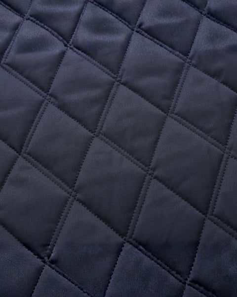 Capospalla uomo con colletto stile versatile, ideale per un look da campo o casual chic.