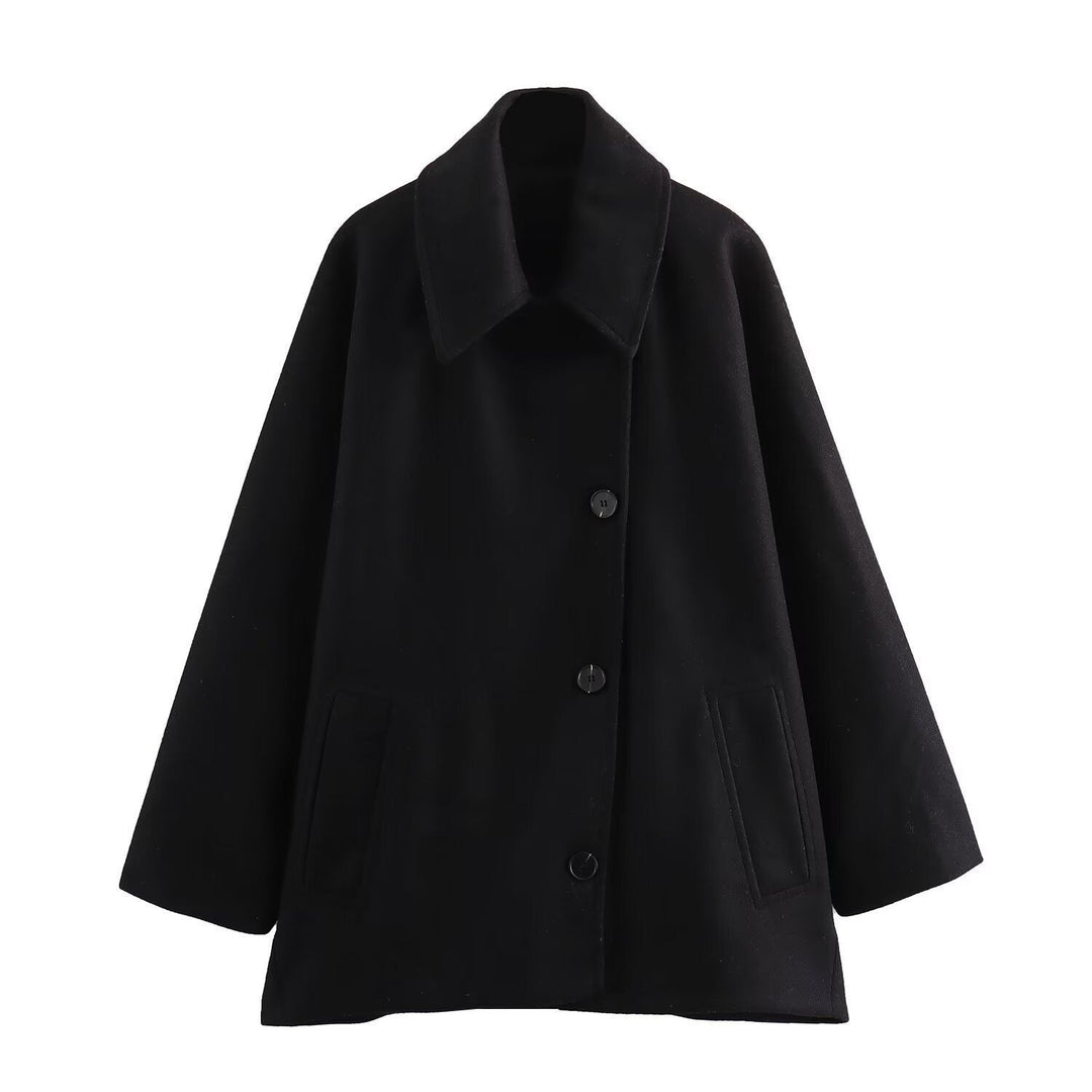 Giacca donna invernale elegante con colletto ampio e bottoni, un must-have per la moda autunno inverno.