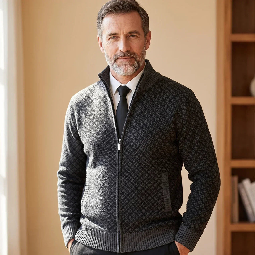 Gilet uomo con zip integrale e collo alto. Vestibilità regolare, perfetto per moda maschile autunno inverno e comfort.
