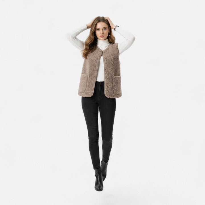 Gilet uomo elegante e confortevole, ideale per moda maschile autunno/inverno. Abbigliamento versatile casual chic.