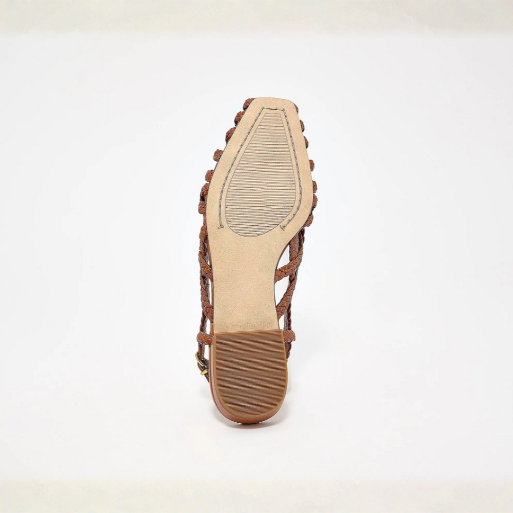 Sandali donna stile slingback, con intricate lavorazioni intrecciate, comodi e alla moda.