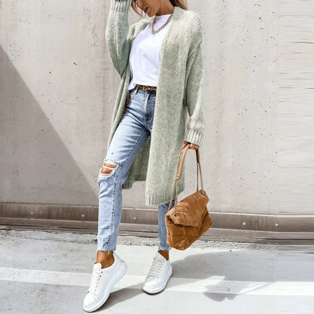 Kimono cardigan femminile, un capo versatile e alla moda per l'inverno.