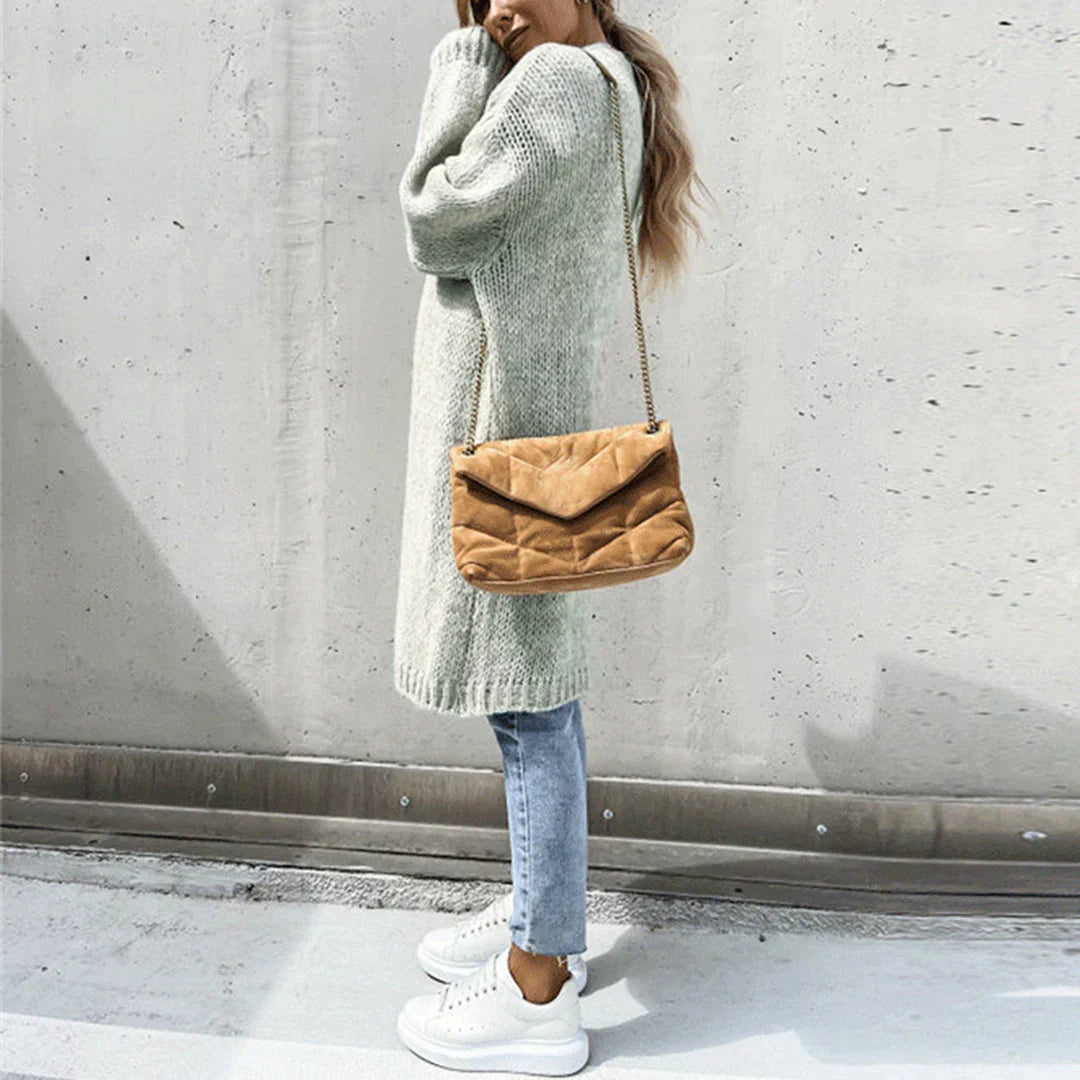 Cardigan lungo donna oversize, comfort e stile per la nuova collezione.