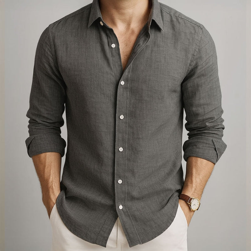 Camicia uomo a maniche lunghe verde, comoda ed elegante per moda maschile versatile.