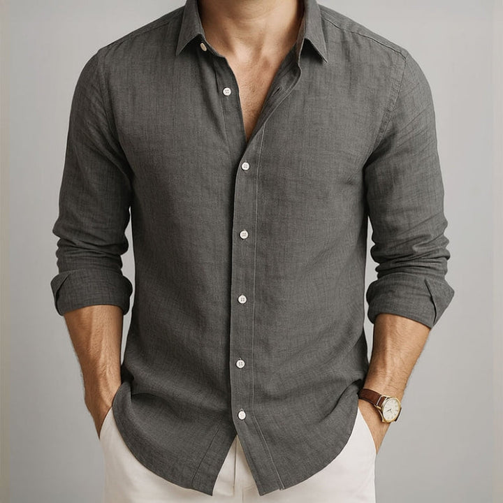 Camicia uomo a maniche lunghe verde, comoda ed elegante per moda maschile versatile.