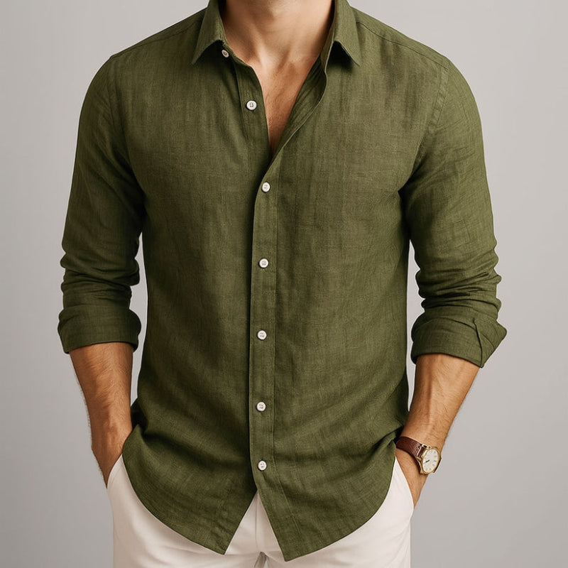 Camicia uomo casual a maniche lunghe blu navy, versatile per viaggio o abbigliamento quotidiano.