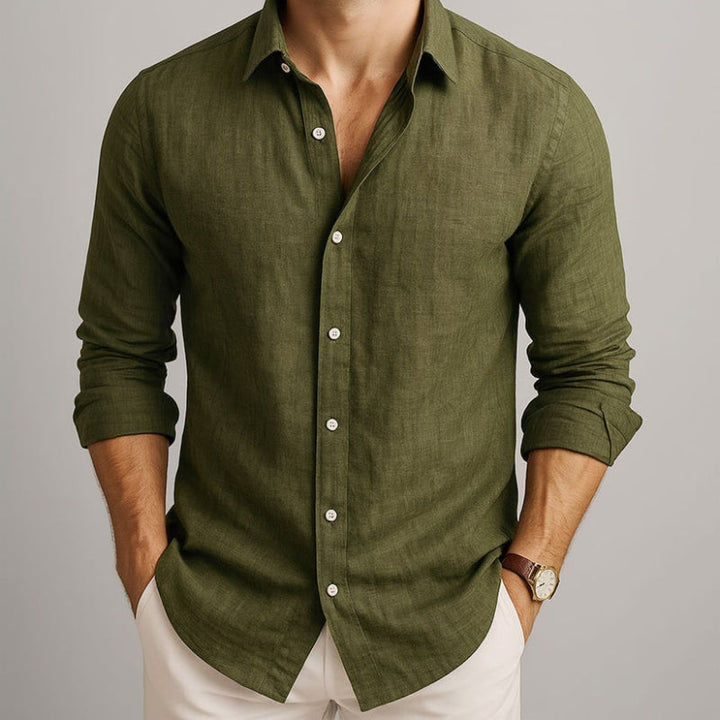 Camicia uomo casual a maniche lunghe blu navy, versatile per viaggio o abbigliamento quotidiano.