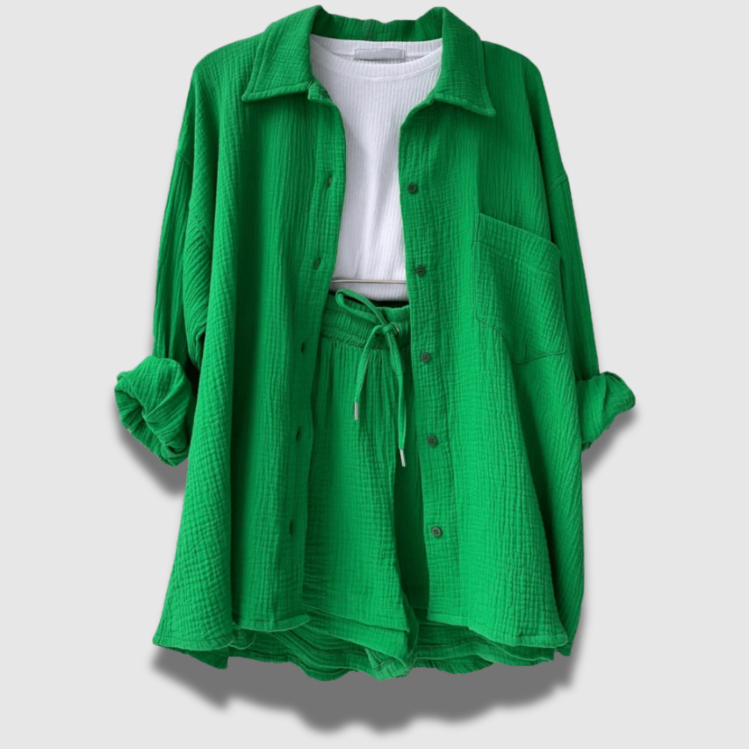 Completo estivo da donna, due pezzi. Raffinato e leggero, perfetto per le giornate calde o serate estive eleganti.