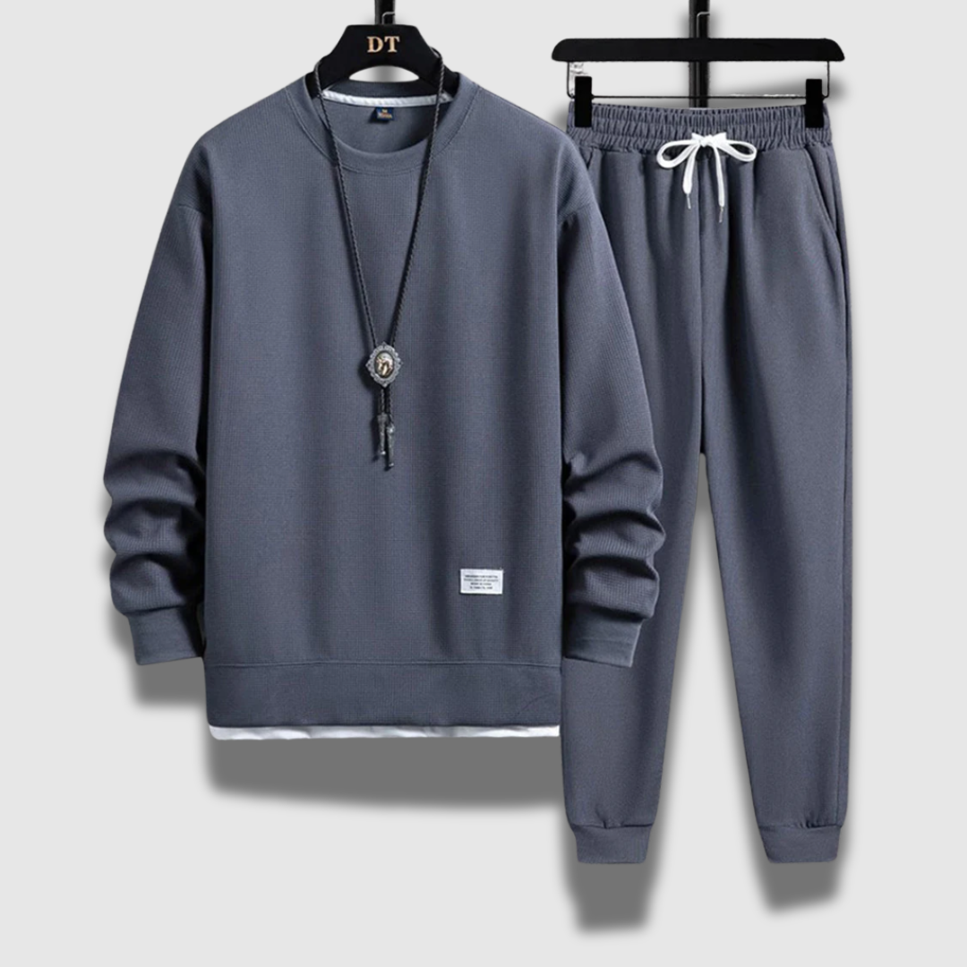 Set jogging uomo casual: completo due pezzi premium per sport, relax e look moderno e confortevole.
