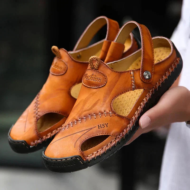 Sandali casual uomo estivi con plantare di supporto per il massimo comfort e uno stile rilassato.