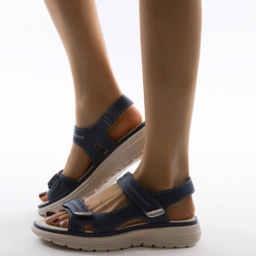 Sandali estivi donna, perfetti per il comfort quotidiano, con cinturini regolabili per una vestibilità ideale.
