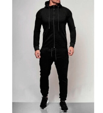 Tuta uomo completa per stile casual sportivo, perfetta per tempo libero e comfort. Abbigliamento maschile versatile.