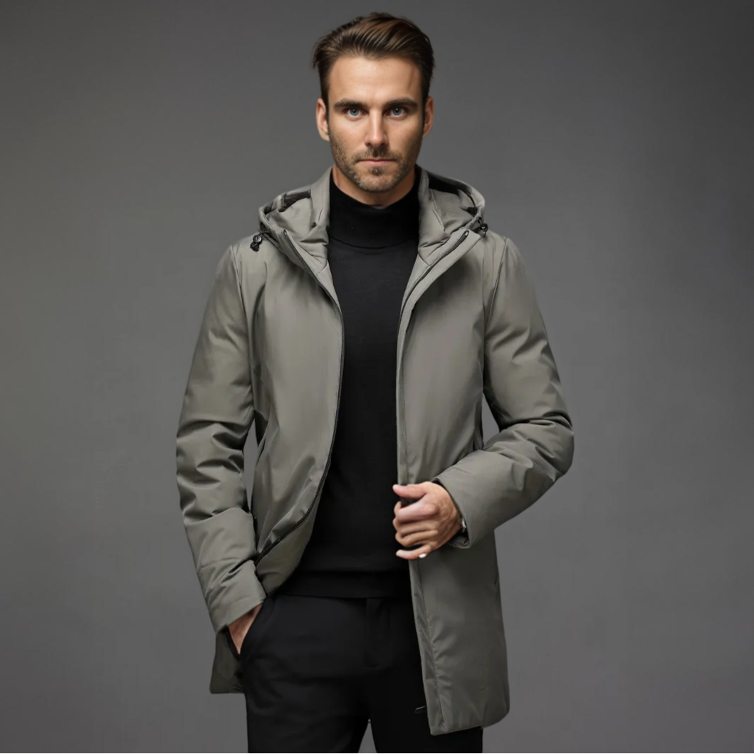Parka uomo con cappuccio, spesso e caldo, per affrontare l'inverno con stile. Disponibile anche in taglie forti.