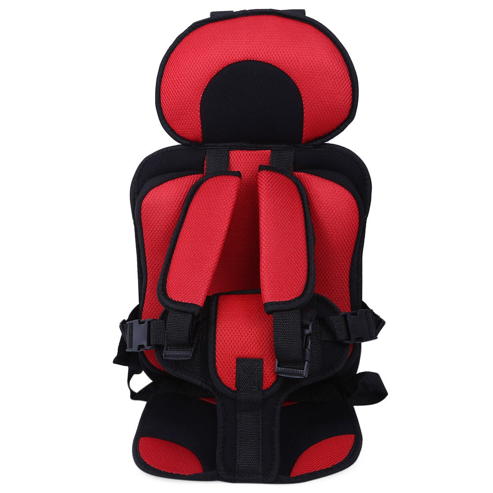Seggiolino auto comfort e sicurezza, imbottitura traspirante, perfetto per ogni stagione.