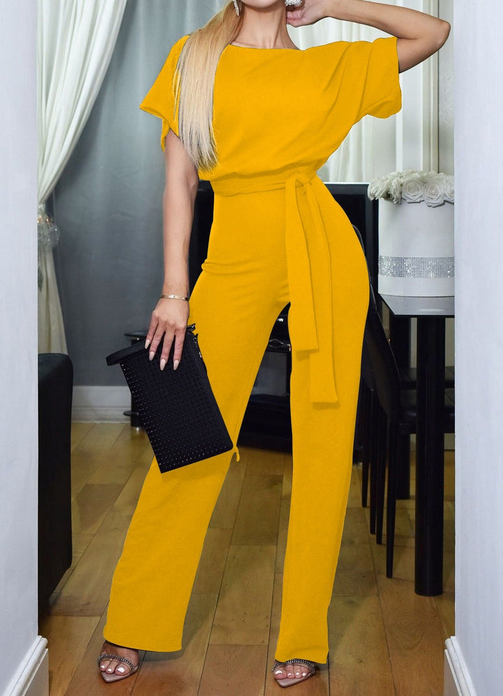 Moda femminile: tuta donna intera vita alta, un capo essenziale per un look elegante e contemporaneo.