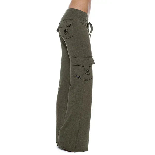 Pantaloni comodi donna cargo con vita elastica per massimo comfort, taglio svasato e tasche laterali pratiche.
