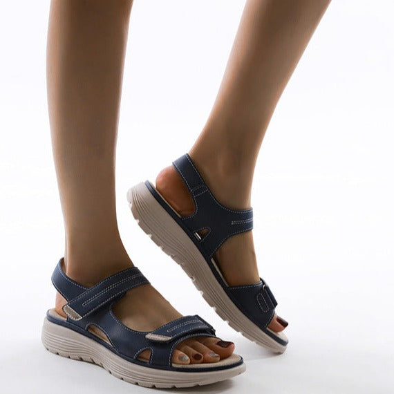 Sandali regolabili da donna, calzature estive versatili per ogni occasione, unendo comfort e stile casual.