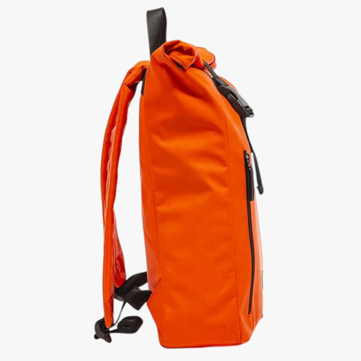 Zaino roll top unisex arancione minimalista, perfetto per viaggio e uso quotidiano.