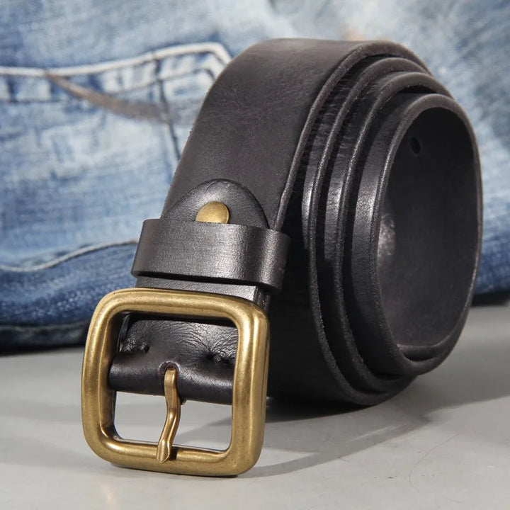 Cintura da uomo casual in pelle per jeans con fibbia in ottone massiccio. Eleganza e praticità ogni giorno.