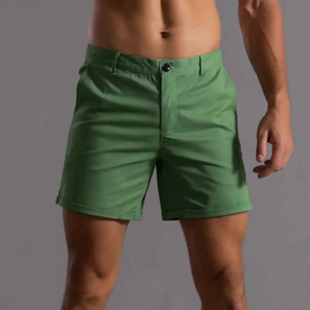 Pantaloncini estivi uomo, tessuto leggero per freschezza, stile elegante e versatile per ogni occasione.