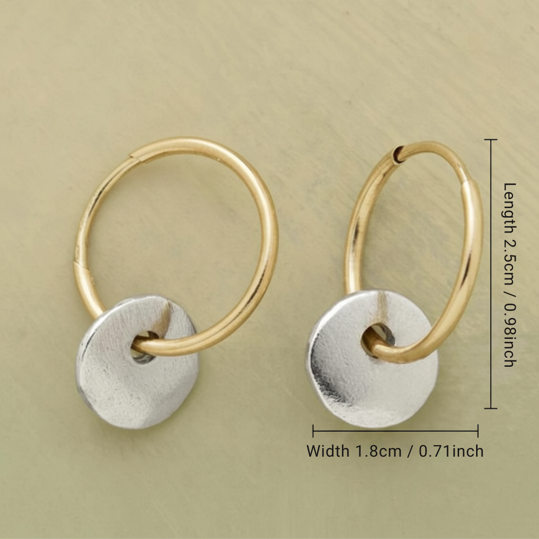 Gioielli da donna: orecchini a cerchio artigianali eleganti, per un tocco di lusso e stile impeccabile.
