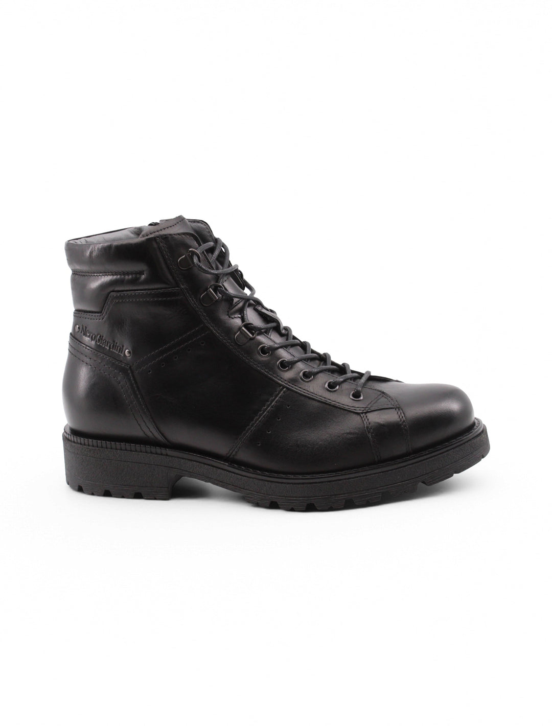 Stivaletti uomo neri in vera pelle, con lacci frontali e comoda zip laterale. Tacco robusto 4 cm.