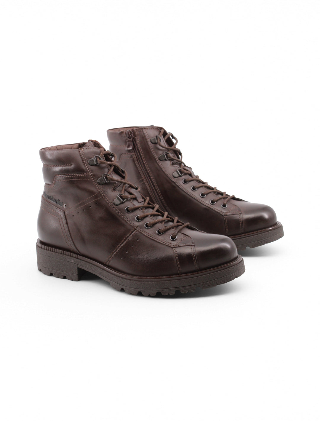 Scarponcini uomo marroni in vera pelle, look casual elegante con lacci frontali.