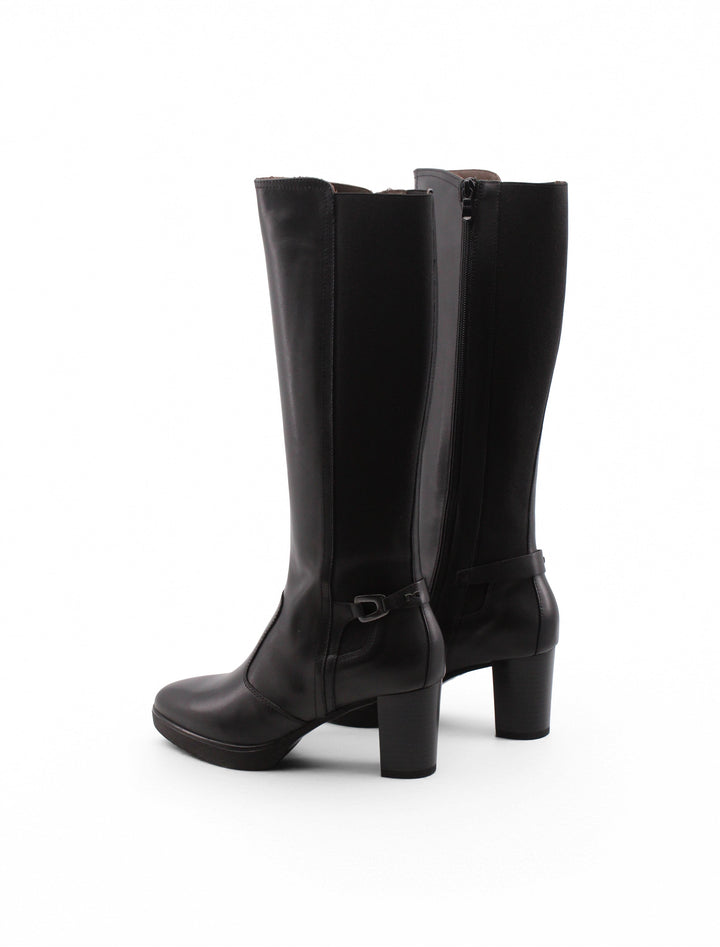 Stivali neri donna in vera pelle, tacco 7,5 cm, plateau 2 cm. Scarpe eleganti e versatili per ogni occasione.