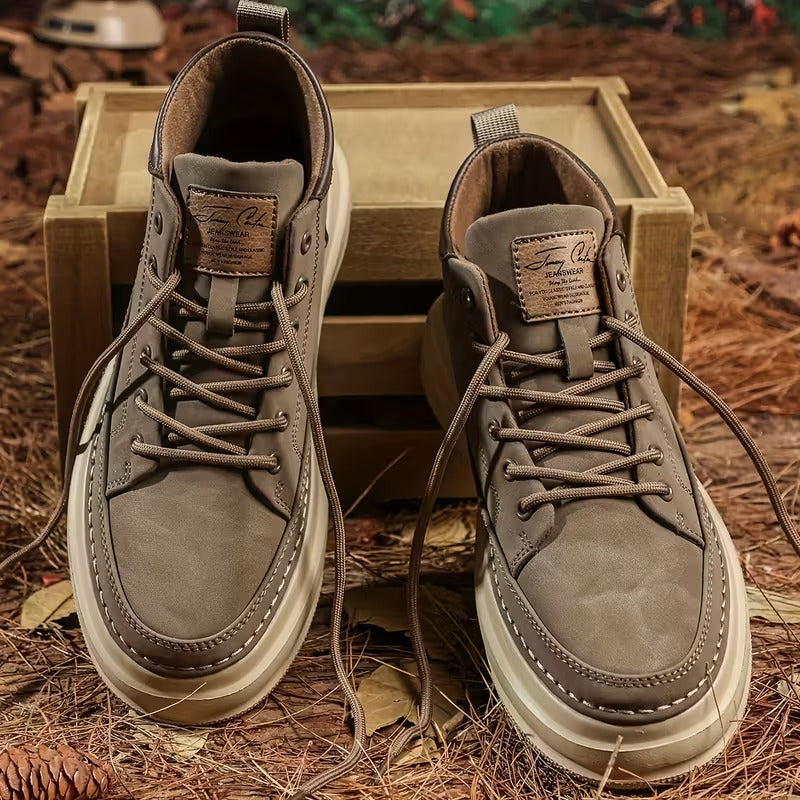 Stivali uomo ortopedici con soletta ergonomica per comfort quotidiano e supporto alla camminata. Ideali per stabilità.