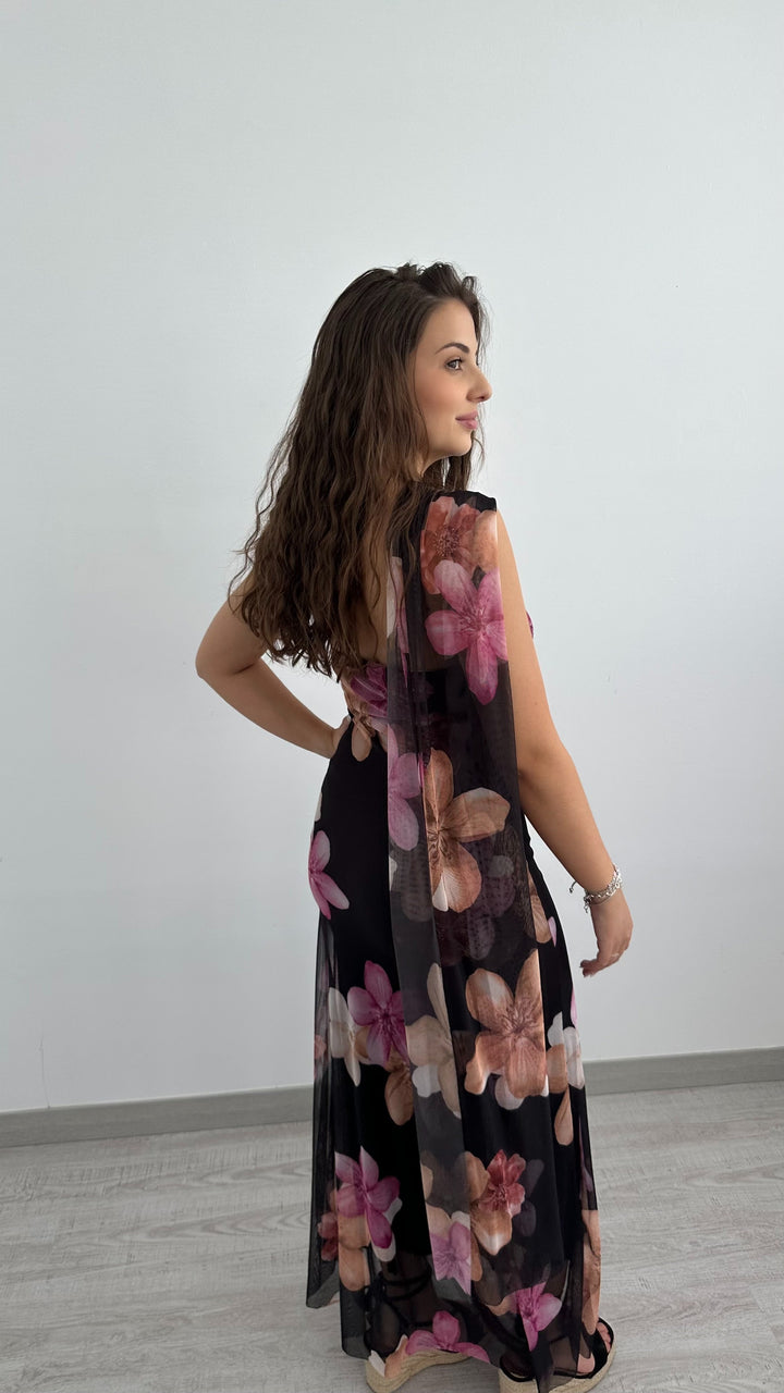 Vestito dritto nero da donna, taglia unica versatile. Stile casual ed elegante, perfetto per ogni occasione.