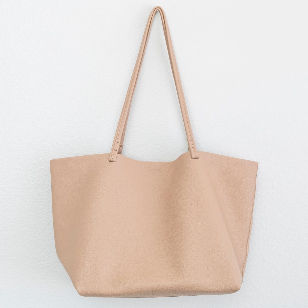 Borsa tote donna spaziosa con scomparti interni per organizzazione ottimale.