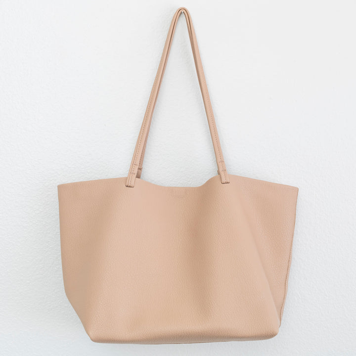Borsa tote donna spaziosa con scomparti interni per organizzazione ottimale.